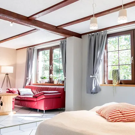 Daire Hof Below Wesenberg